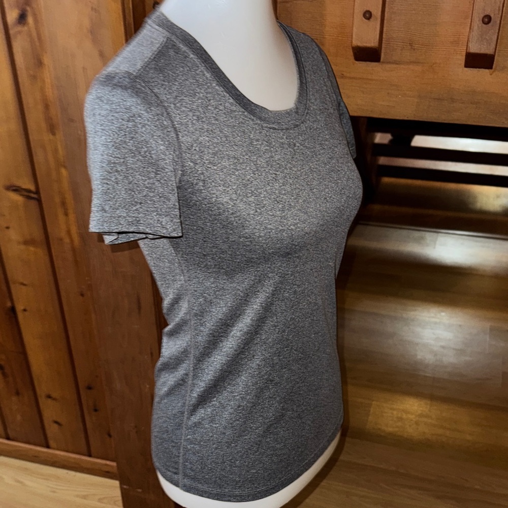 REI CO-OP Charcoal size XS Heather Women's Short Sleeve Tee shirt - Picture 5 of 7